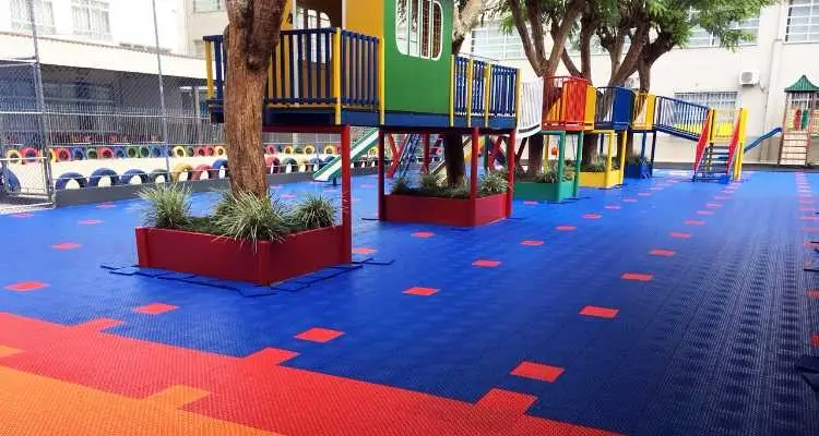 Piso para playground preço